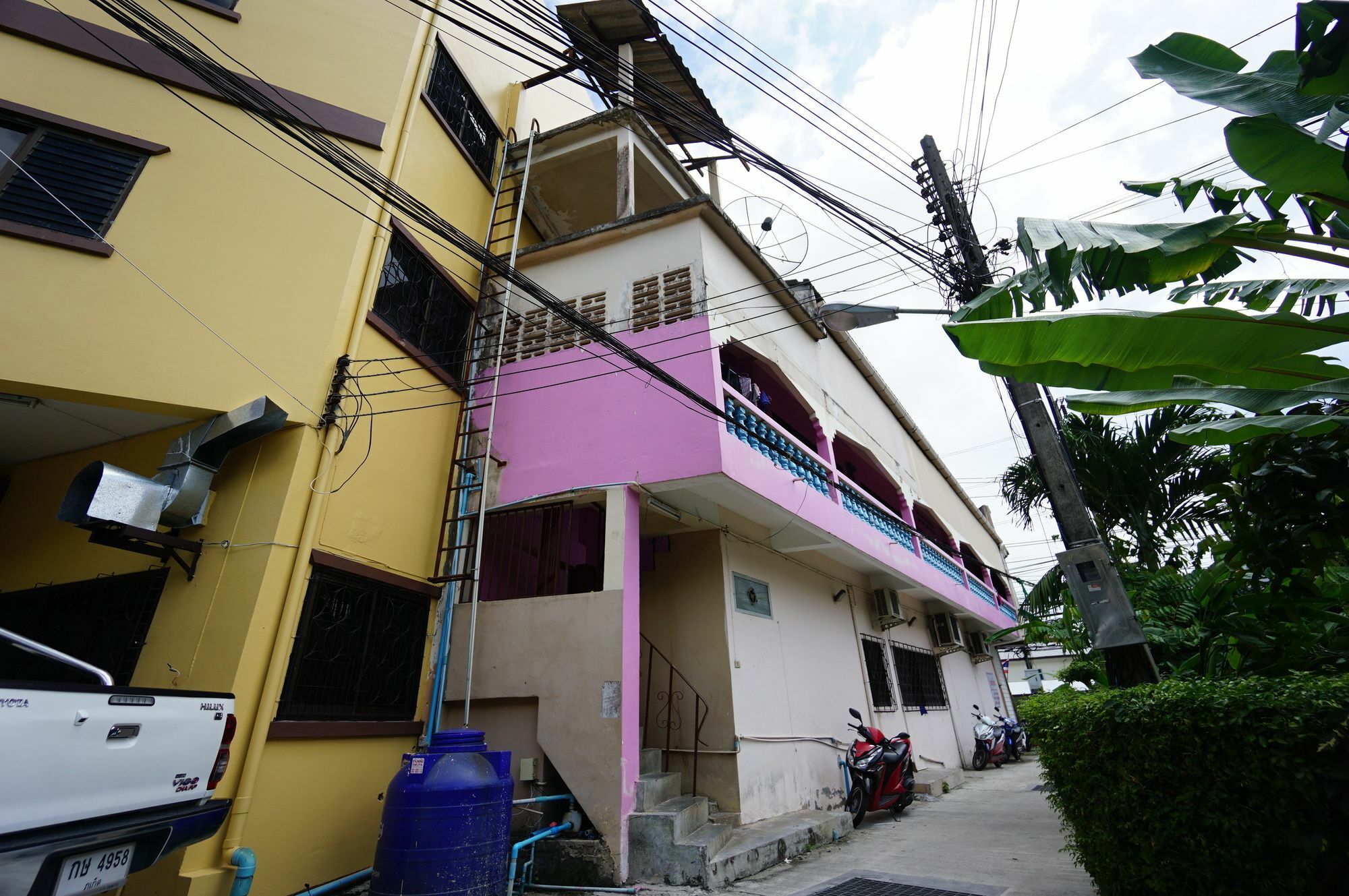 Kookkai House Patong Exterior foto